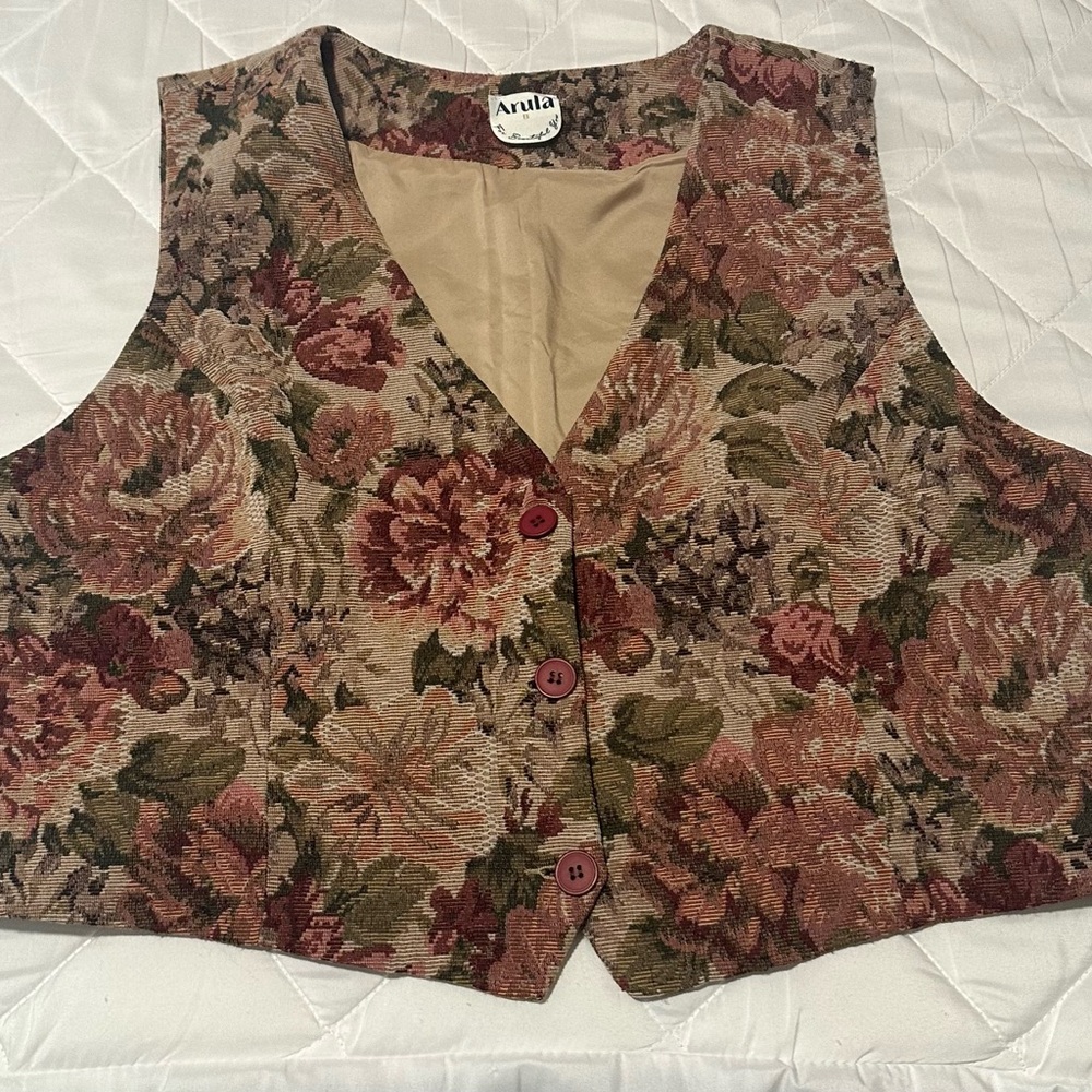 Arula Earthy Floral Tapestry